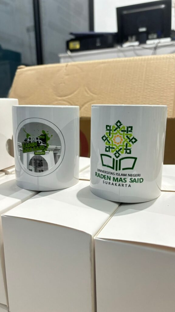 Pembuatan Gelas Custom UIN Raden Mas Said Surakarta